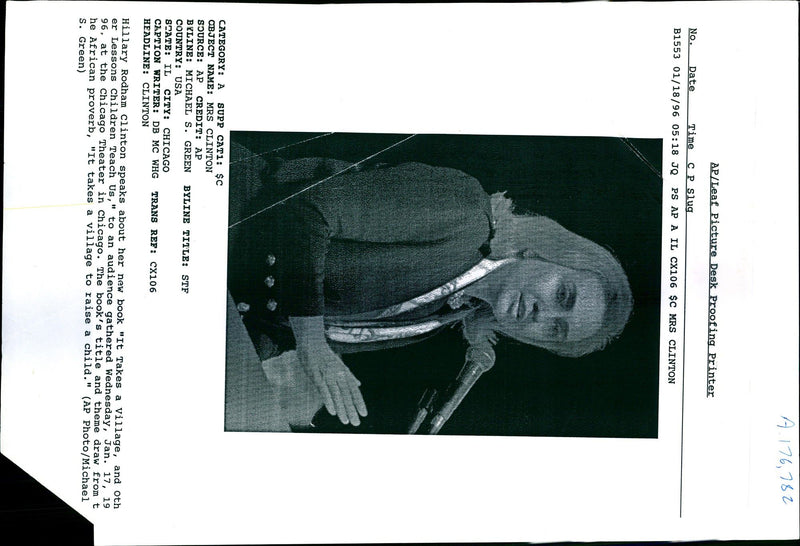 1996 HILLARY CLINTON LEAF PICTURE DES MRS TITLE USA MICHAEL WRITER - Vintage Photograph