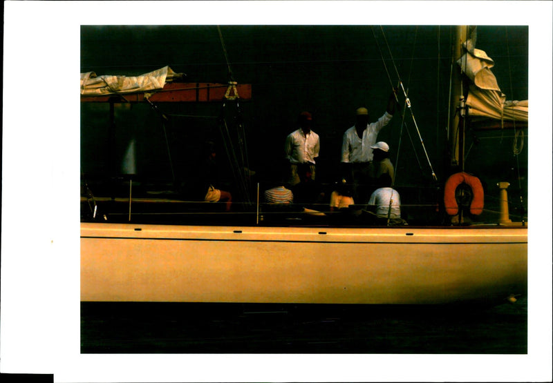 1994 PRESIDENT BIL HILLARY RODHAM CLINTON CHELSEA IMAGE USA WRITER WIFE - Vintage Photograph