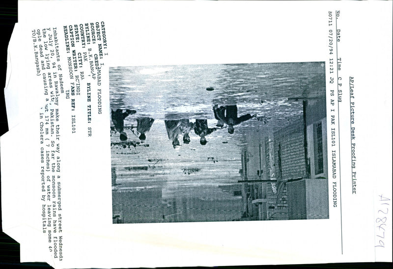 1994 FAR THE MONSOON RAINS HAVE FLOODED JULY RAWALON TITLE WRITER COUNTRY - Vintage Photograph