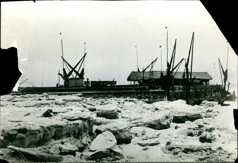 Frozen Thames - Vintage Photograph
