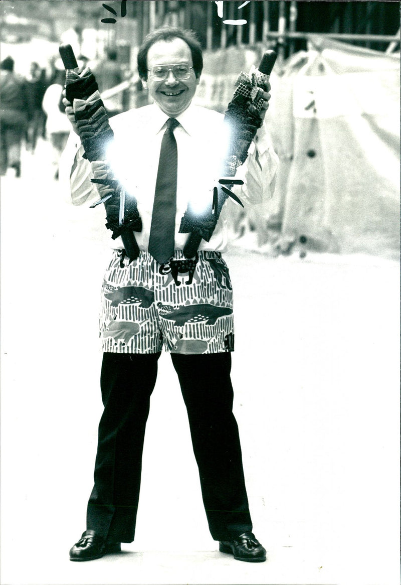 1987 ROY BISHKO FOUNDER THE MILLION CHAIN RACKSPLAY SOM PRESS COMPANY BOXER - Vintage Photograph