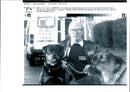 1993 THOMAS EDWIN OWEN RUNS ANIMAL TAXI SERVICE FROM MALCOLM CROFT PRESS - Vintage Photograph