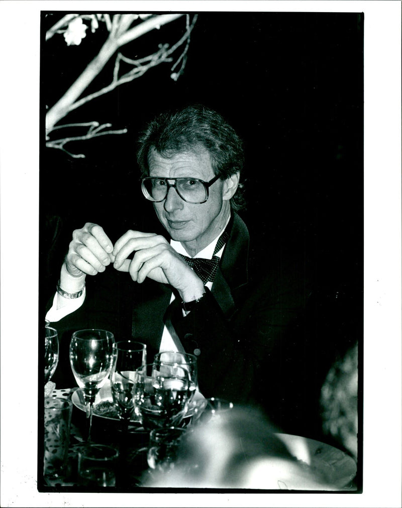 1991 COPYTICUT TUOTO NOT VALLIR LONDON TEL JUN MICHAEL MUSIC - Vintage Photograph