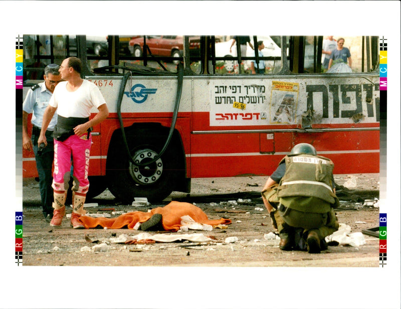 1995 SUSPECTED MOSLENS UICIDE BOMBER BLEW HIMSELF ABOARD WRITER COUNTRY - Vintage Photograph