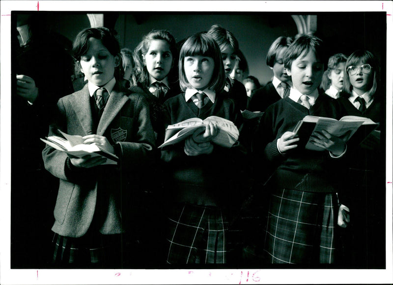 ALISON HALL CAROLINE JAMES AND VICKY WOOD WILL KEITH BERNSTEIN MUSIC - Vintage Photograph