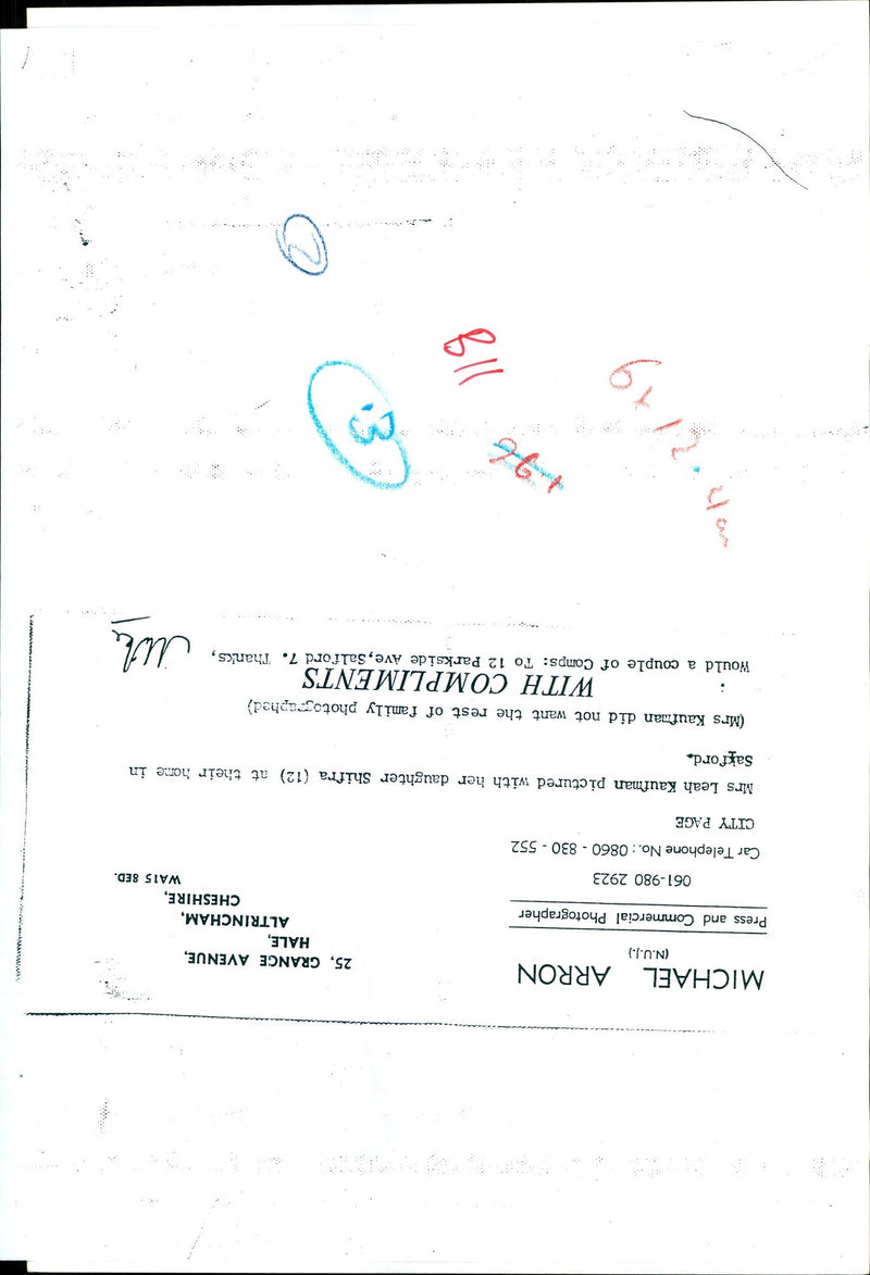 MRS LEAH KAUFMAN PICTURED WITH GRANGE AVENUE CAR PHOTOGRAPHED PRESS FAMILY - Vintage Photograph