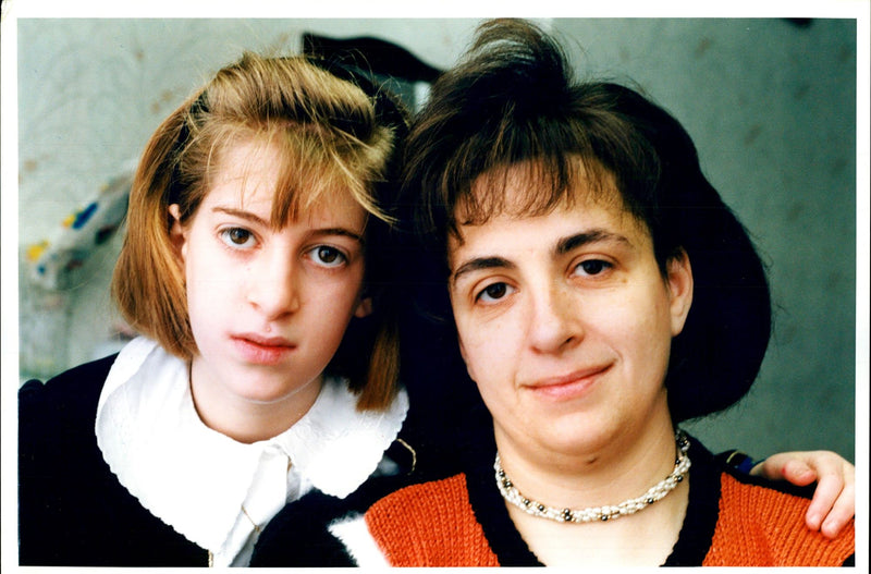 KAUFMAN LEAH MRS PHOTOGRAPHED GRANGE AVENUE MICHAEL CAR DAUGHTER PRESS - Vintage Photograph