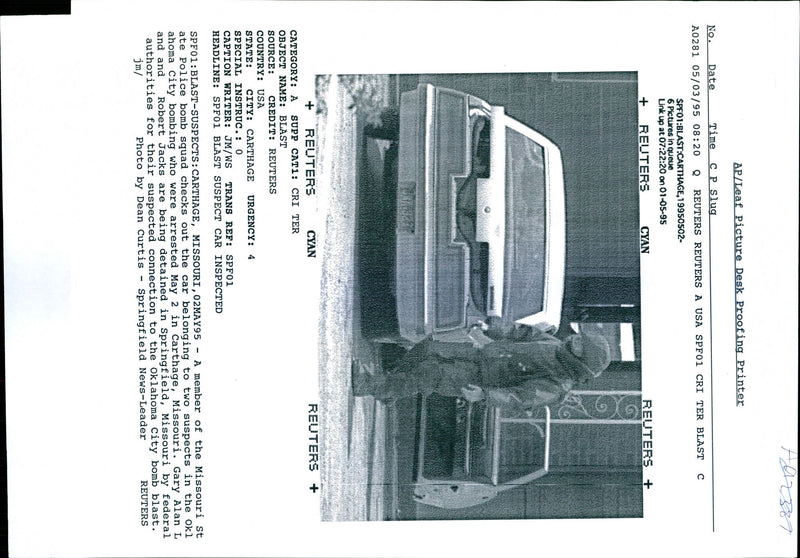 1995 TWO SUSPECTS THE OKLAHOMA CIT DEAN CURTIS GARY ALAN USA CAR WRITER - Vintage Photograph