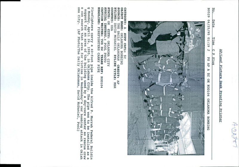 1995 FIREFIGHTERS CARRY FOOT PIPE INSIDE THE ALFRED MURRAH USA WRITER DAVID - Vintage Photograph