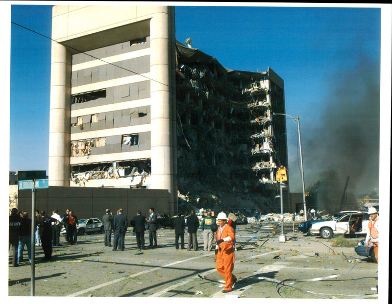 1995 THE ALFRED MURRAH FEDERAL BUILDING DAVID LONGSTREATH USA WRITER IMAGE - Vintage Photograph