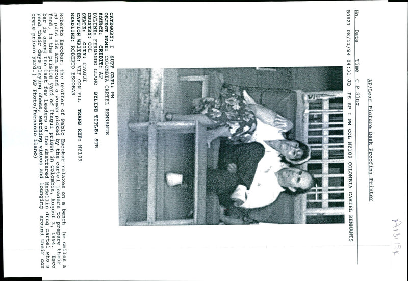 1994 ROBERTO ESCOBAR AMONG THE LAST FEW LEADERS TITLE PABLO WRITER CHESS - Vintage Photograph