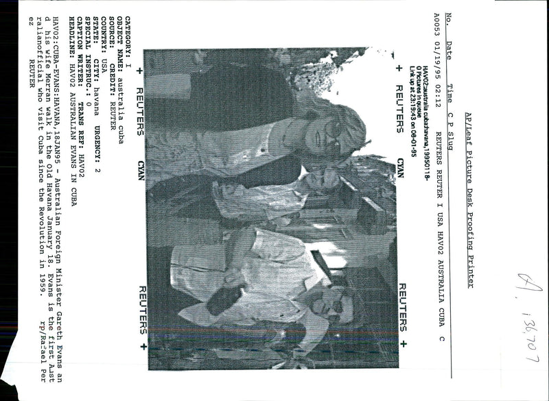 1995 HAVO AUSTRALIA CUBA HAVANA CYAN MAGENTA YELLO GARETH VISIT USA WRITER WIFE - Vintage Photograph