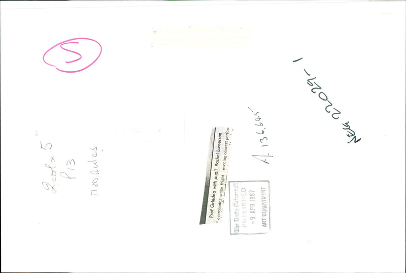 1987 PROF GRINDEA WITH PUPIL RACHEL LASSERSON OVERCOMING STAGE PUBLISHED CONCERT - Vintage Photograph