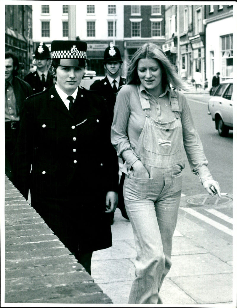KENT PHOTOS KING DOYER DIANA JANKOO KINA - Vintage Photograph