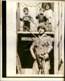 1988 BEI BEIRUT LEBANON NOV CAP HOUSE RAID CONTINUED HEIMETED ALI MOHAMMED - Vintage Photograph