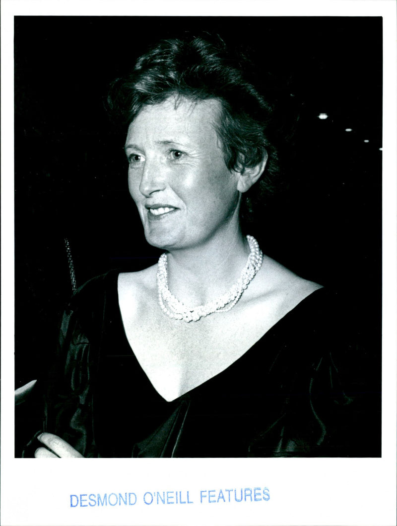 1992 MRS PETER GUMMER DICRAE ONEILL WIFE CONCERT - Vintage Photograph