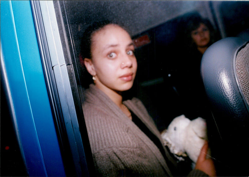 SARAH HILLS WAS FOUND GUILTY MURDERING HER YEAR SON DARIU OLD BAILEY - Vintage Photograph