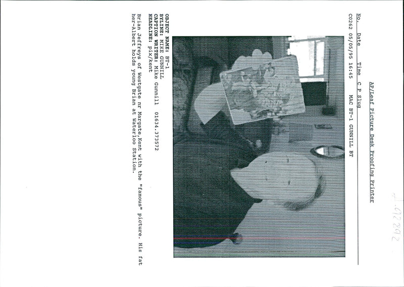 1995 BRIAN JEFFREYS WESTGATE MARGATE KENT MIKE GUNNILL ALBERT WRITER - Vintage Photograph