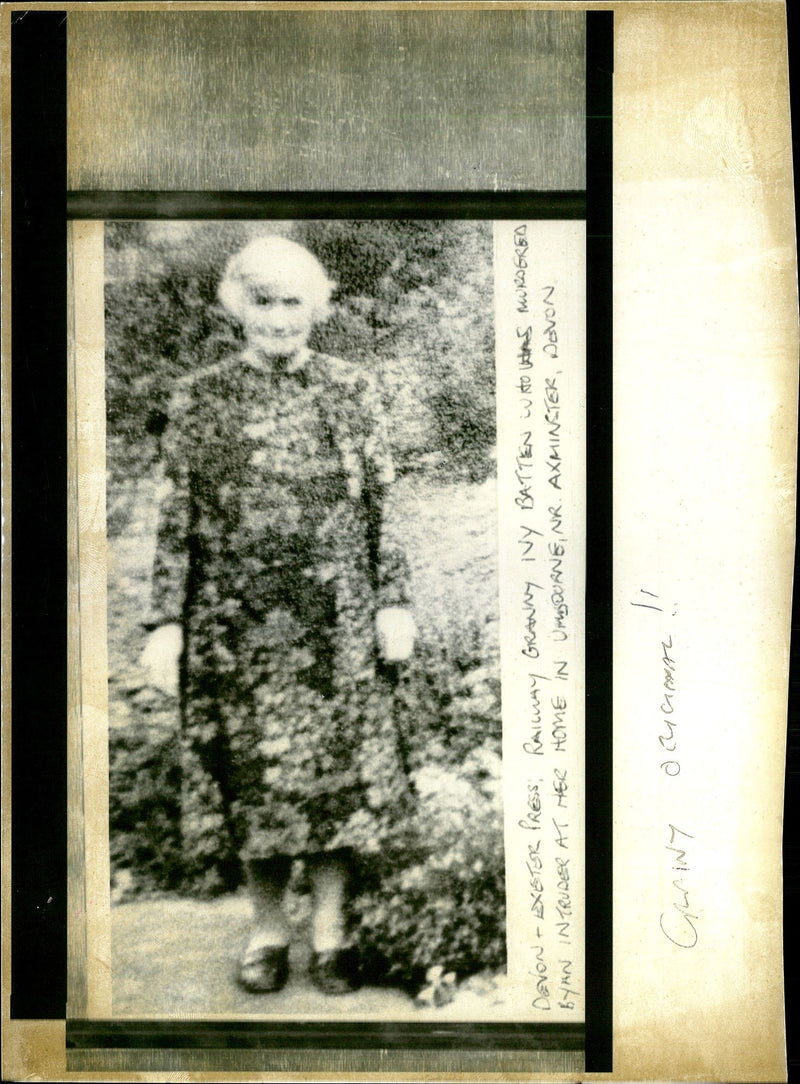 RAINY GRANNY WAS MURDERED INTRUDER HER HOME QUANE MAINE RON - Vintage Photograph