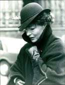 Mrs. Joyce Isherwood gave evidence of Bill McCullough's murder - Vintage Photograph