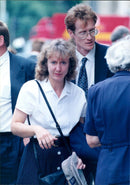 FRIENDS MURDERED ANN MEAD PAY TRIBUTE HER FRIEND ANAB OLD BAILEY - Vintage Photograph