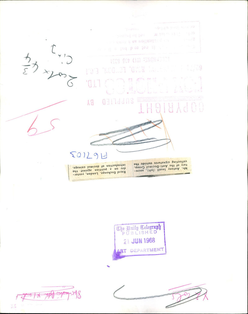 ANTI DECIMAL GROUP COLLECTING SIGNATURES OUTSIDE THE ROYAL EXCHANGE LONDON - Vintage Photograph