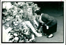 MEMBERS THE PUBLIC CONTINUE BRING LILIES ROSES CARNATIONS WHITE DIED - Vintage Photograph