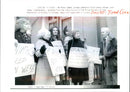 1991 ANIMAL LIBERATION FRONT PRESS OFFICER ROBIN WEBB RESIGNS FROM RULING ROYAL - Vintage Photograph