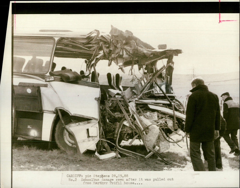 1988 ANTHONY WALTERS STEERED THE RUNAWAY NINACH WELOW LEFT SAFETY DRIVER DIED - Vintage Photograph