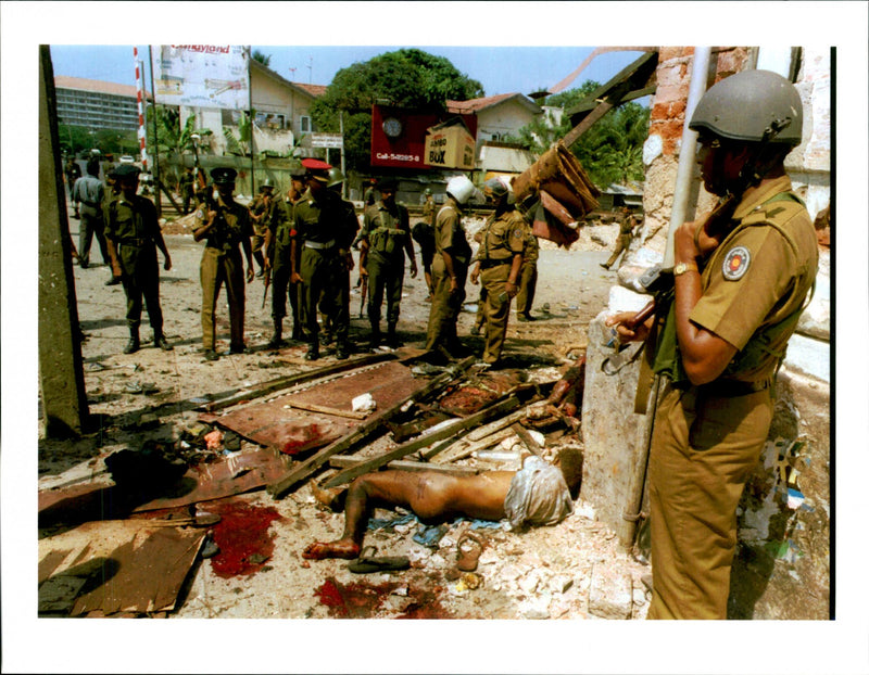 1995 TAMIL SEPARATIST REBEL SHERWIN CRASTO WAR WRITER MILITARY COUNTRY TITLE - Vintage Photograph