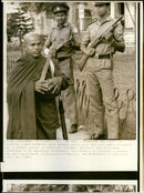 1989 SOLDIERS AND POLICEMEN CONTINUE DEPLOYED THROUGHOUT THE COUNTR COUNTRY - Vintage Photograph