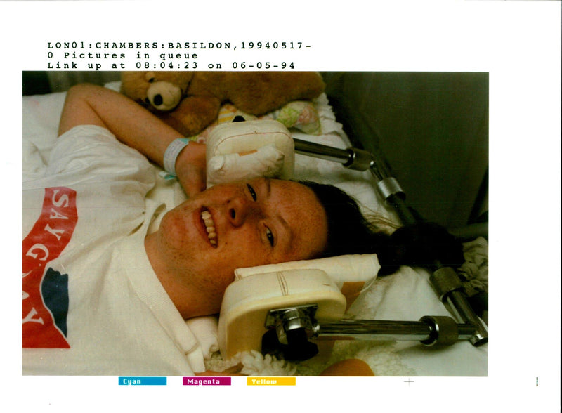 1994 ALEX CHAMBERS FROM BASILDON ESSEX BROKE HER NECK ENGLAND WRITER COUNTRY - Vintage Photograph