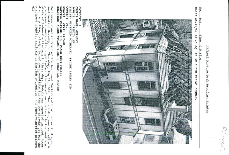 1994 THE BUILDING WAS SET AFIRE UNKNOWN ARSONISTS POLICE WRITER SECOND TITLE - Vintage Photograph