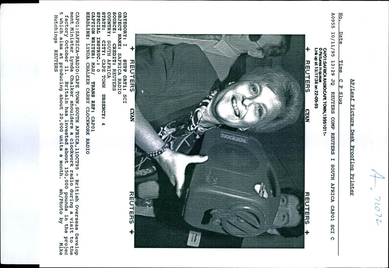 1995 BRITISH OVERSEAS DEVELOP MENT MIKE HUTCHINGS VISIT WRITER COUNTRY BRITAIN - Vintage Photograph