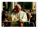 1995 POPE WAVES FAITHFUL AND PILGRIMS WHILE JOHN PAUL AIR WRITER - Vintage Photograph