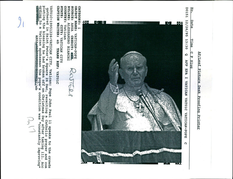 1995 POPE JOHN PAUL SPEAKS THE CROWDS WRITER COUNTRY - Vintage Photograph