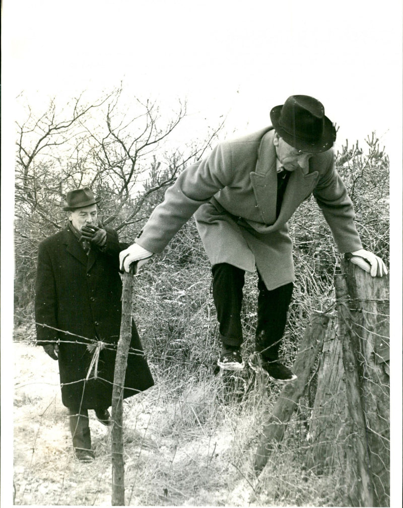 TIFT REANOCO MURDERE CAPTION STILE DET SUP GOOD SEARCHING THE - Vintage Photograph