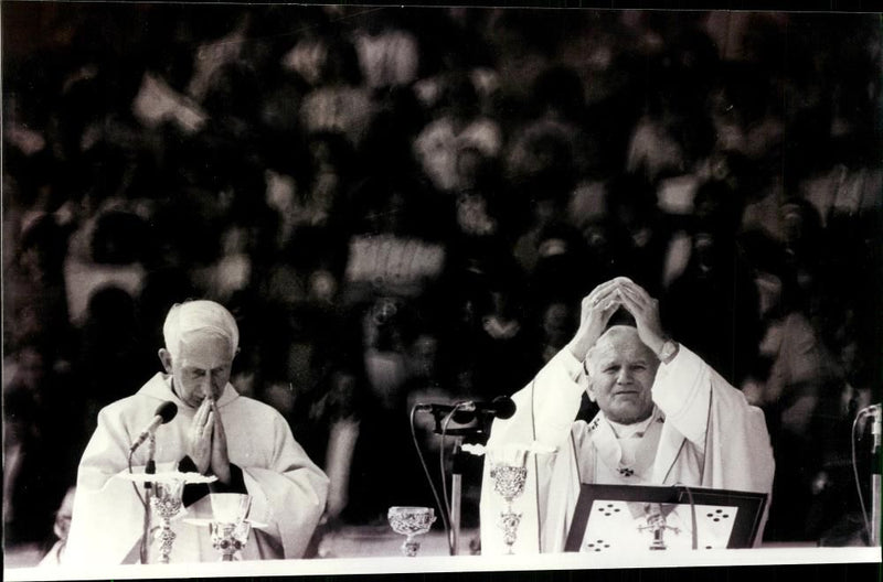 Pope John Paul II (R) with Cardinal Basil Hume - Vintage Photograph