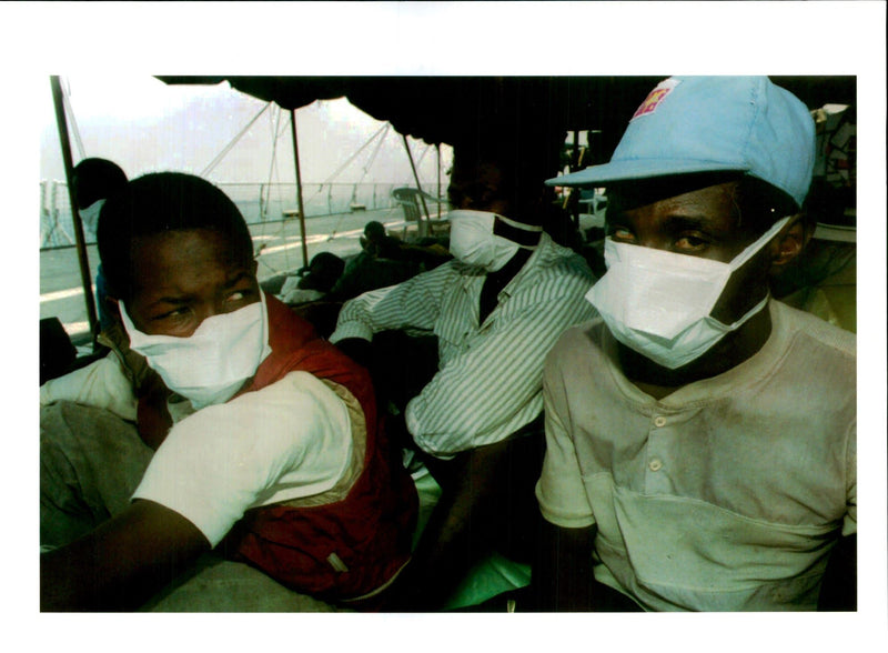 1994 THE CLINTON ADMINISTRATION EXPEC WRITER MILITARY COUNTRY TITLE AMERICAN - Vintage Photograph