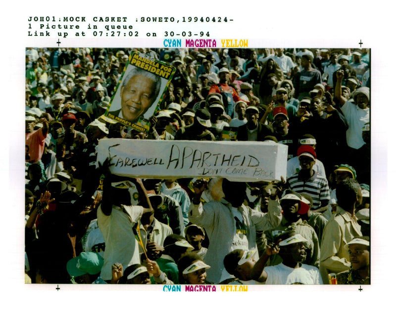 1994 MOCK CASKET BACH NELSON MANDELA WRITER LEADER NATIONAL COUNTRY PRESIDENT - Vintage Photograph