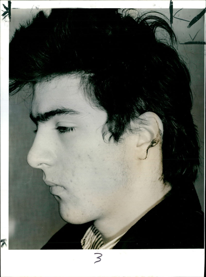 1985 GUARDSMAN CHARLES REDMAYNE WHOSE EAR WAS STEPHENS ORR GEORGE PUBLISHED - Vintage Photograph