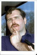 1995 MARK KOERNKE ACKNOWLEDGED MONDAY THAT HIS GROUP SEN STEVE USA WRITER LINDA - Vintage Photograph