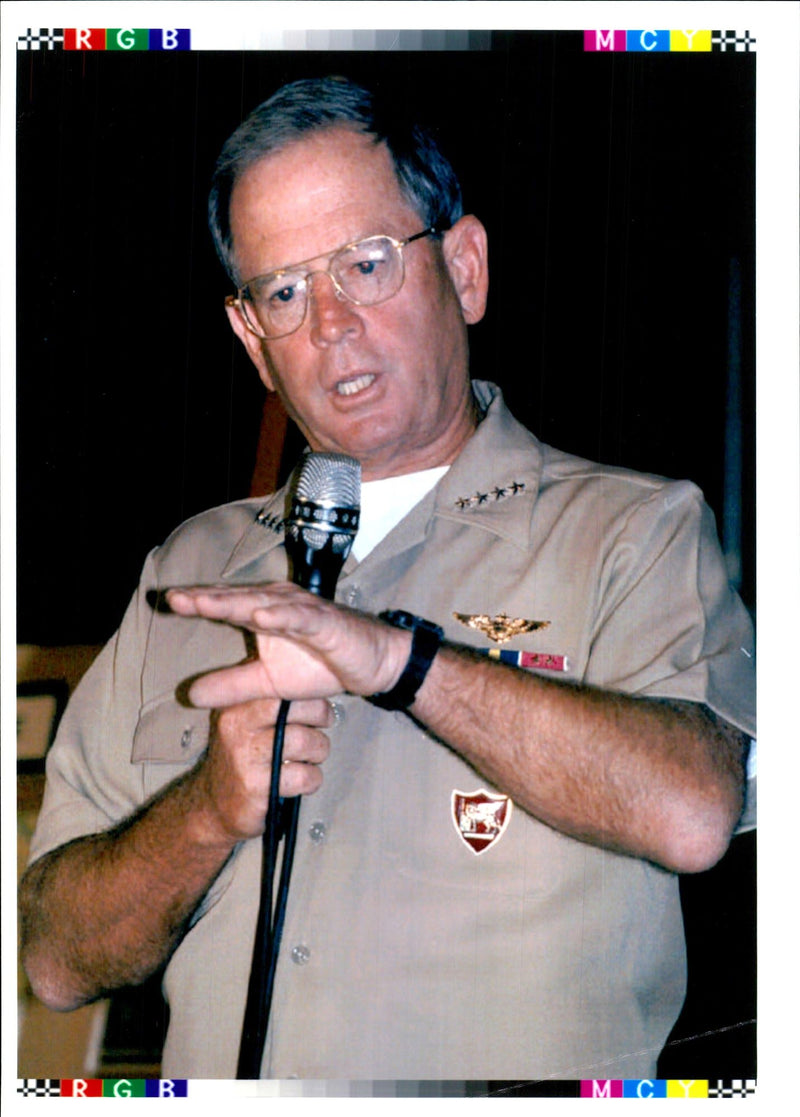 1995 ADMIRAL LEIGHTON SAID THAT NATO WARPLANE BILL SMITH WRITER PRESS EARLY - Vintage Photograph