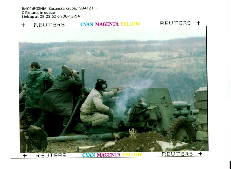 LEAF PICTURE DESK PROOFING PRINTER DATE TIME SLUG WRITER COUNTRY - Vintage Photograph