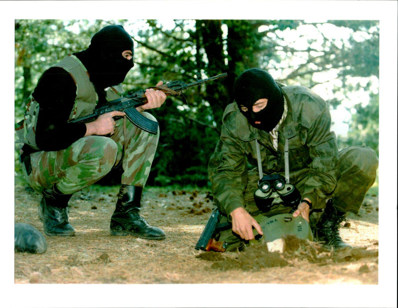 1995 LEAF PICTURE DESK PROOFING PRIN SAVA RADOVANOVIC TITLE WRITER COUNTRY - Vintage Photograph