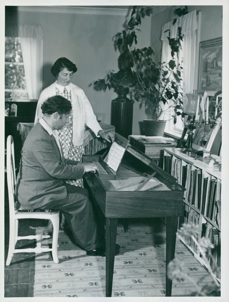 the goat school in RansÃ¤ter. The principal couple Sahlin in the musical living room - Vintage Photograph