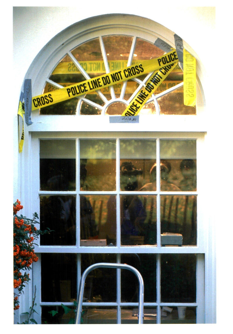 1994 WITNESSES PENNSYLVANIA AVENUE GREG GIBSON POLICE WRITER PRESS USA TITLE - Vintage Photograph