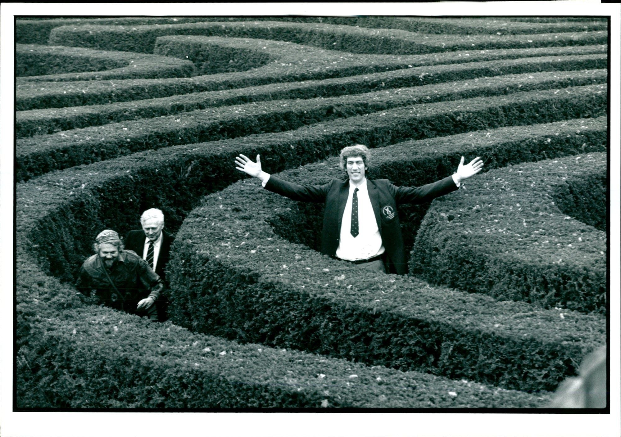 1989 THE WORLDS LONGEST MAZE LONGLEAT WILTSHIRO HAVE KEVIN HARVEY NAME