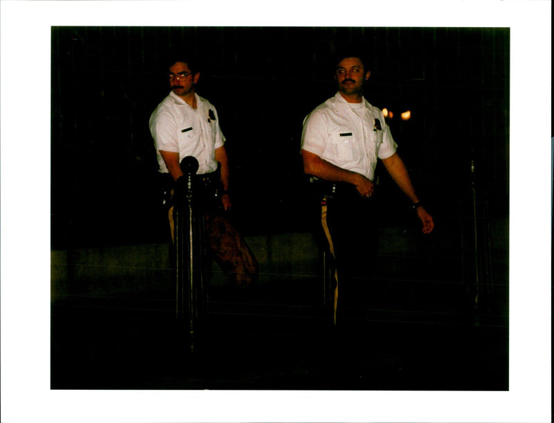 1995 ARMED MAN WHO REPO RTEDLY CLIMBED WILFREDO LEE EDO TITLE USA WRITER - Vintage Photograph