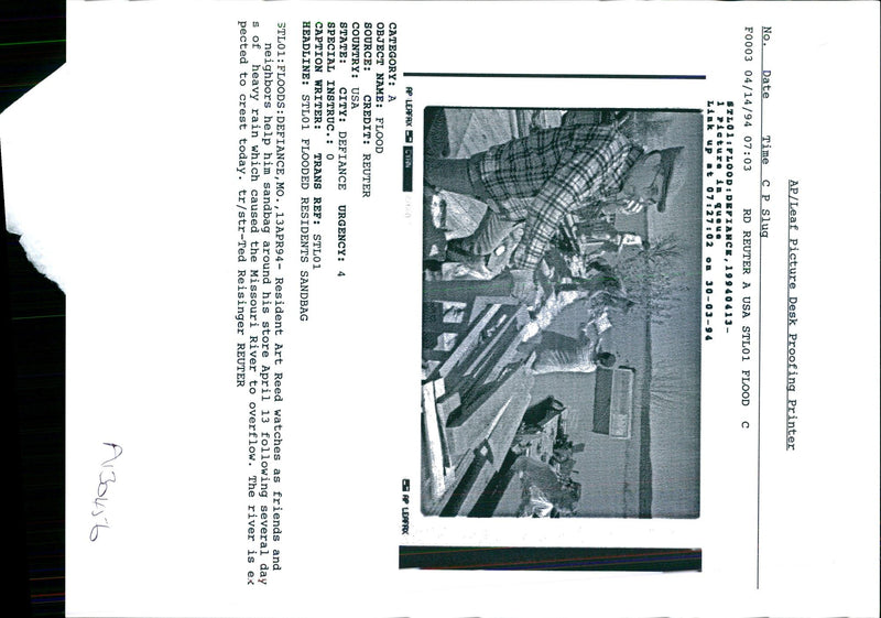 1994 HEAVY RAIN CAUSED THE MISSOURI RIVER OVERFLOW USA WRITER MARIE COUNTRY - Vintage Photograph